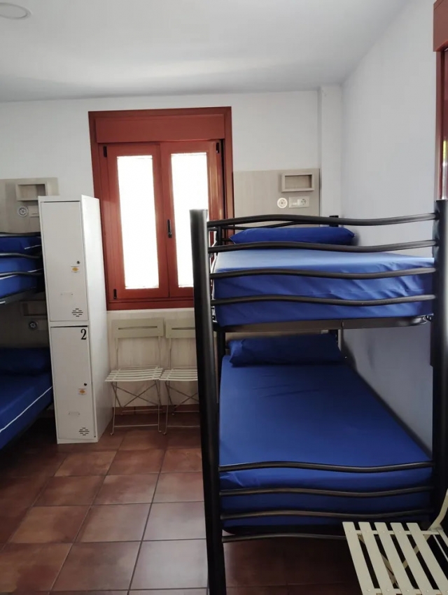 Dormitorio con dos literas