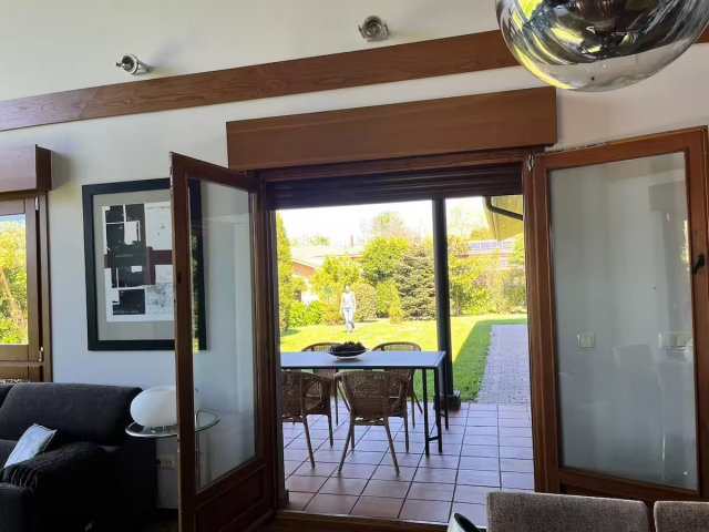 Sala de estar con salida 