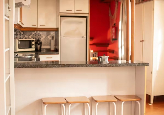 Cocina junto a la sala 