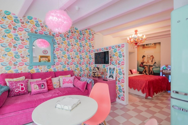 Sala amplia con dormitorio