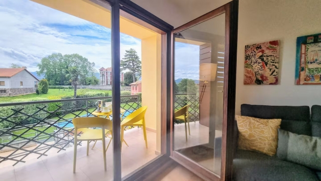 Sala de estar y salida