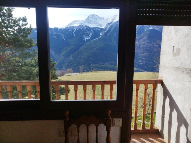 Sala de estar y salida 