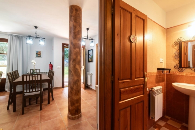 Sala de estar y el aseo