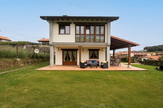 Amplio exterior y zona relax