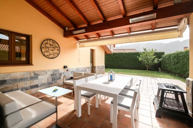 Amplio porche equipado