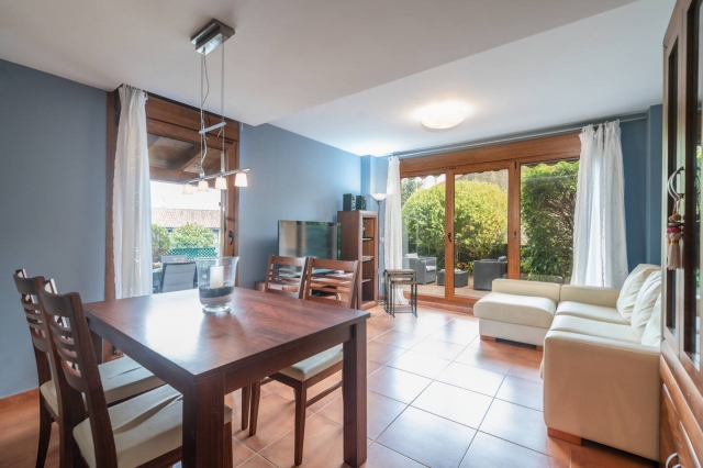 Sala amplia con acceso