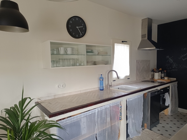 Cocina amplia con detalles