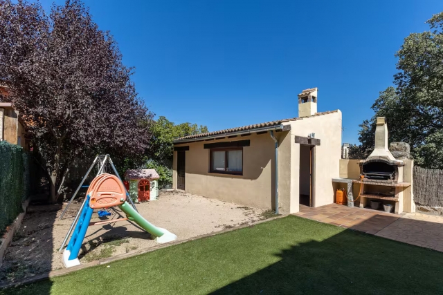 Amplio exterior y barbacoa