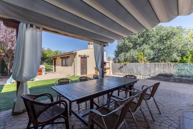 Amplio porche con vistas