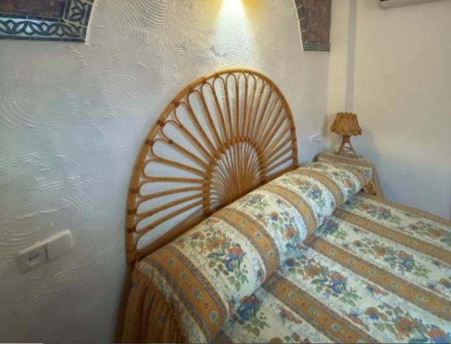 Dormitorio amplio y detalles