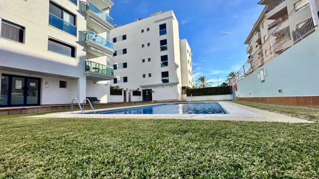 Acceso a la piscina comun 