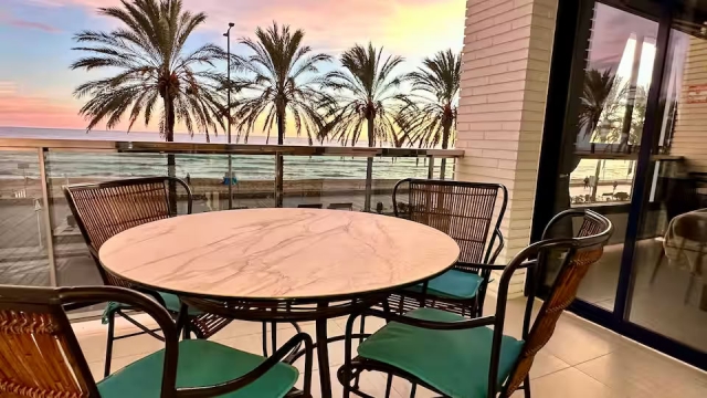 Calafell en primera línea de mar con piscina