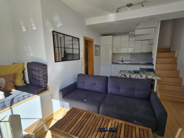 Sala amplia con sillones