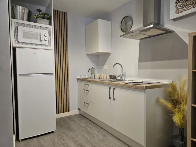 Cocina equipada con menaje