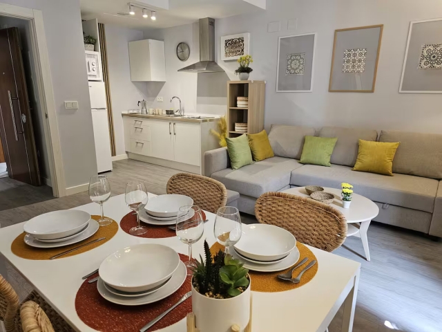 Sala amplia y cocina al lado