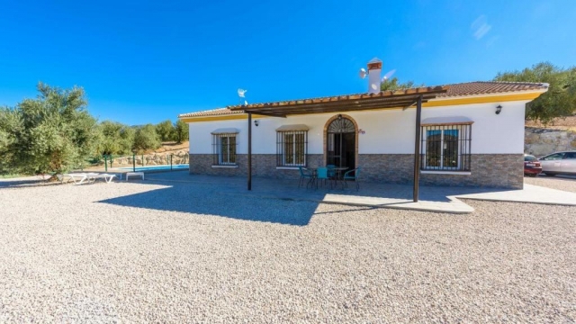 Amplio exterior con patio 