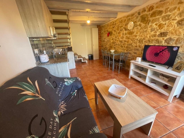 Sala amplia con cocina