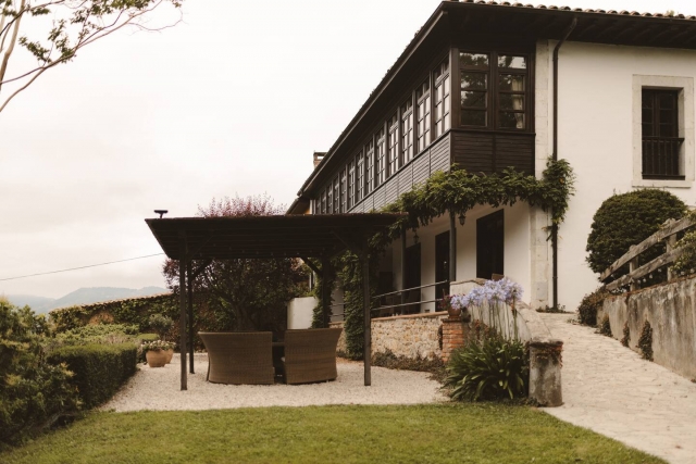 Acceso exterior al cenador