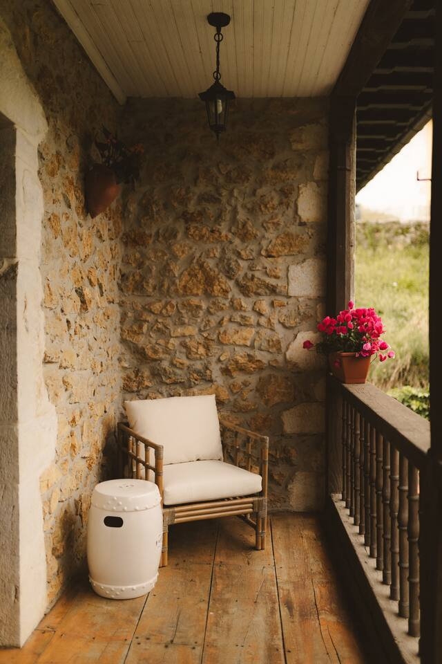 Amplia galeria con vistas