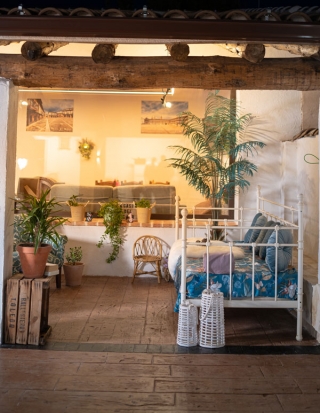 Amplio porche exterior