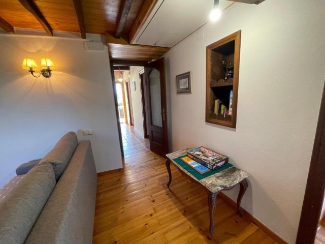 Sala de estar con sofa 