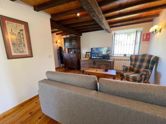 Sala de estar con ventana