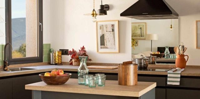 Cocina en negro con isla