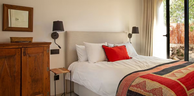 Dormitorio amplio con salida