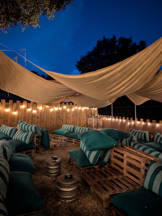 Amplia terraza chillout