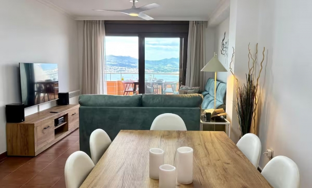 Sala agradable con salida 