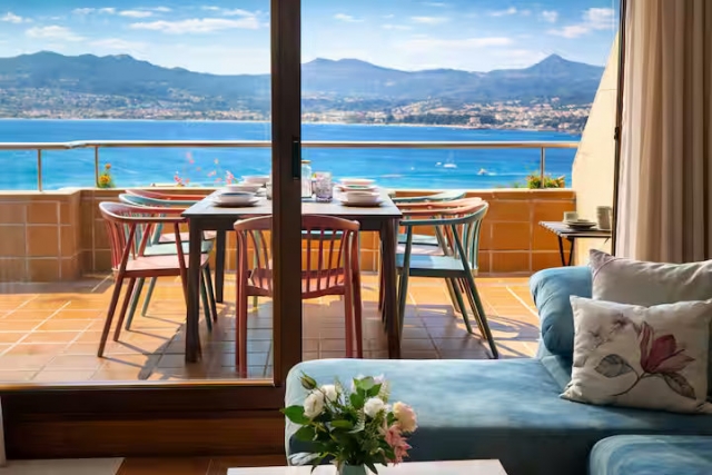 Sala de estar y terraza