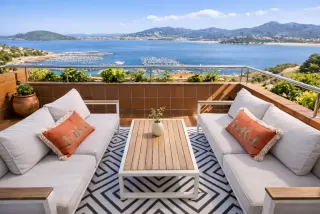 HoliBai- Arco da Vella. Estilo y vistas al mar