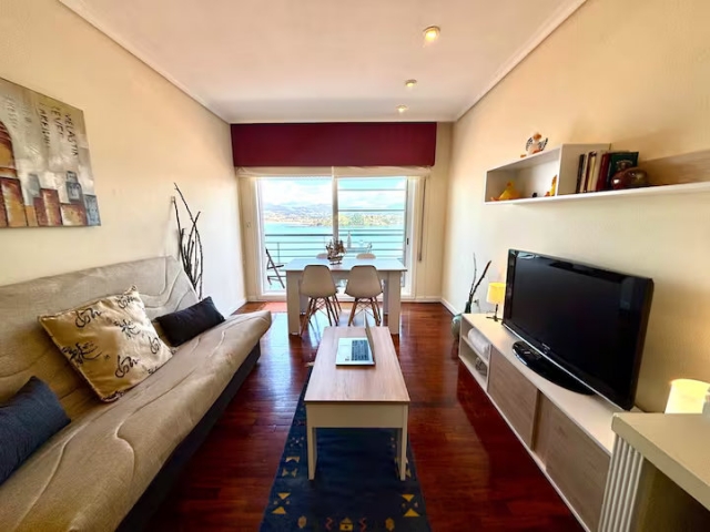 Sala amplia con tele 