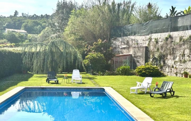 Amplio exterior y piscina