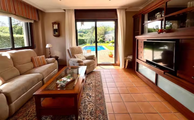 Sala amplia con vistas