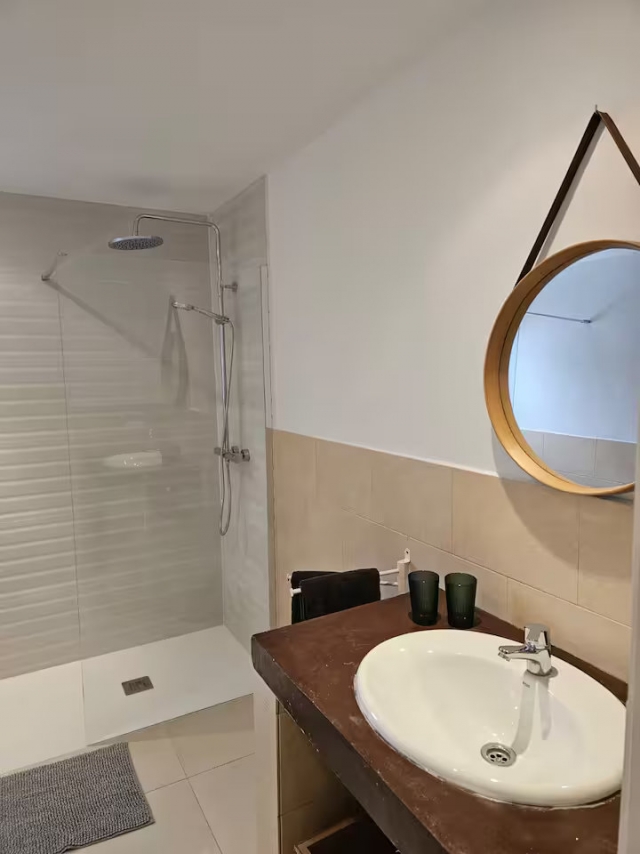 Azul con vistas del aseo