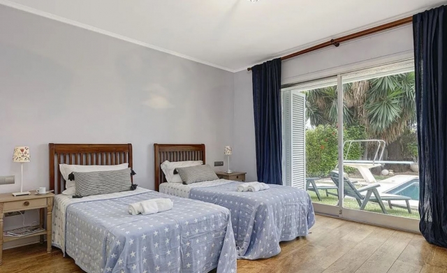 Dormitorio doble con salida