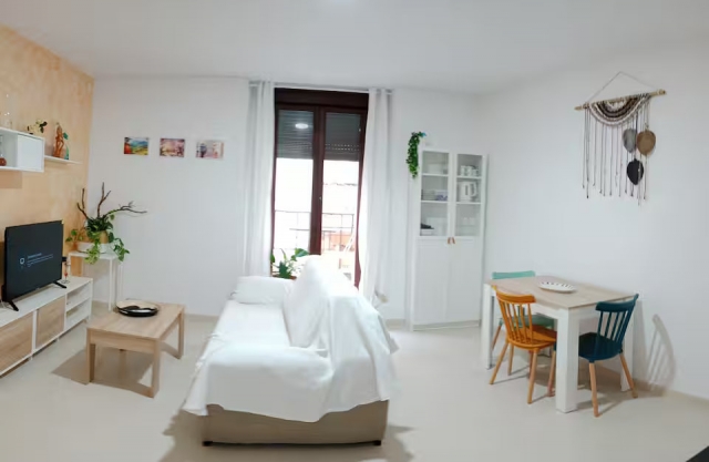 Sala amplia con vistas 