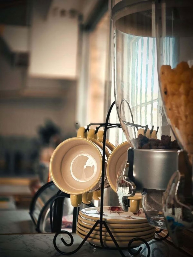 Cocina con juego de cafe 