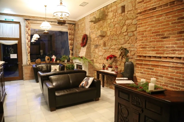 Entrada con chimenea