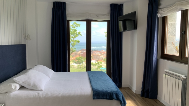 1 Amplia cama con vistas