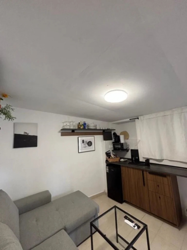 1 Sala de estar y cocina