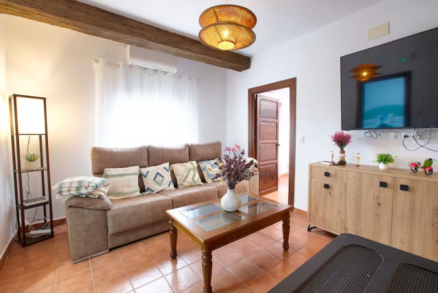 Sala amplia con sillones