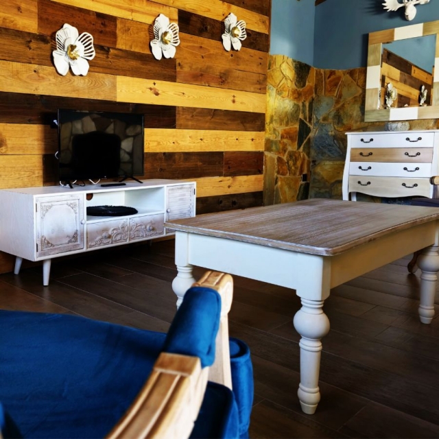 Sala amplia con tele 