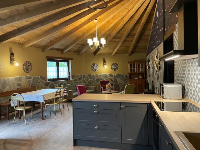 Cocina amplia con vistas 