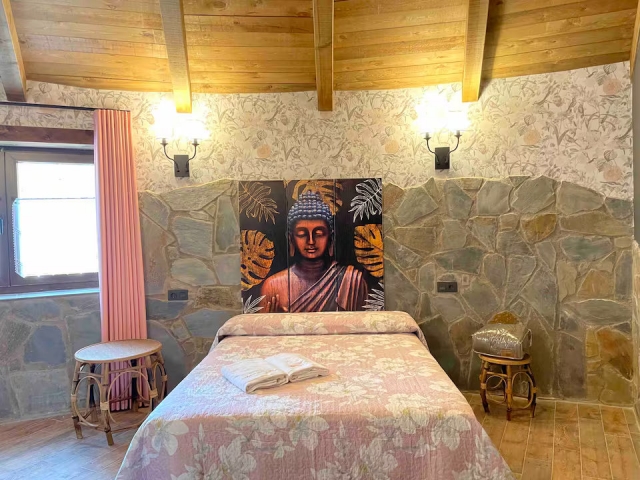 Dormitorio en tonos rosas