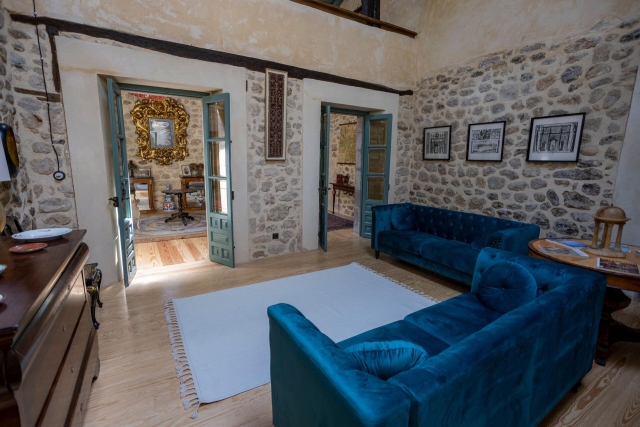 Sala de estar con sillones 