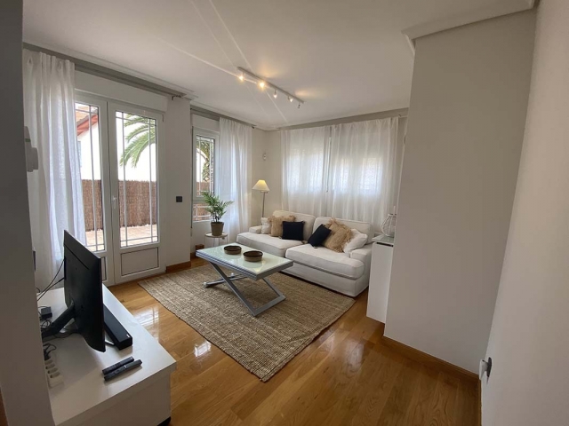 Sala amplia con la terraza