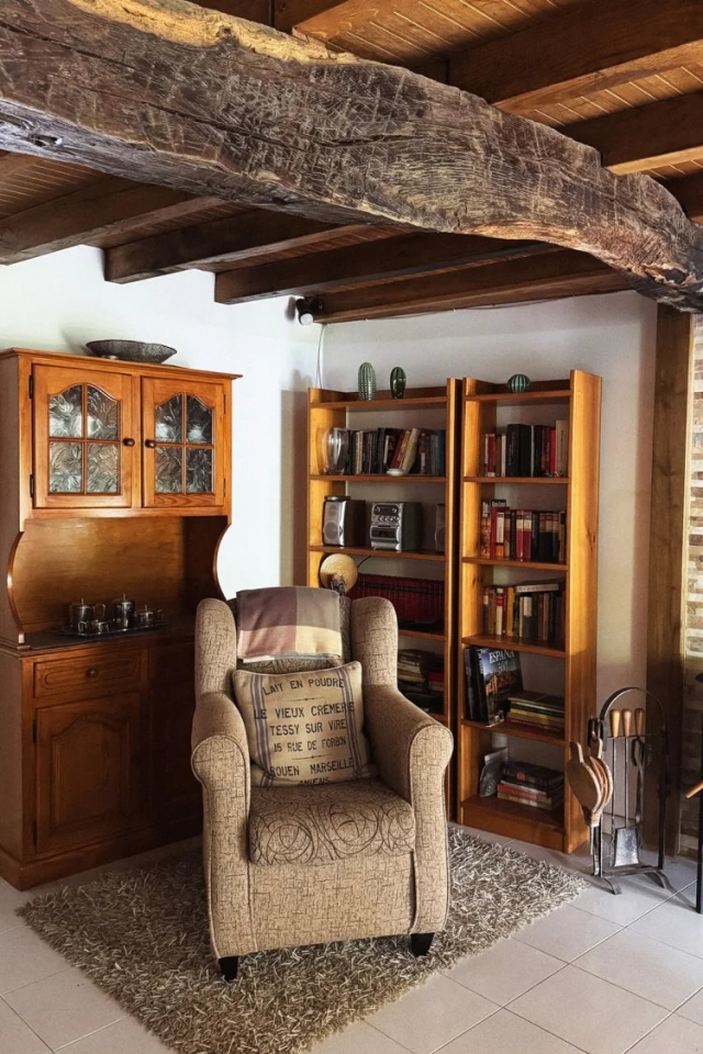 Sala amplia con sofas 