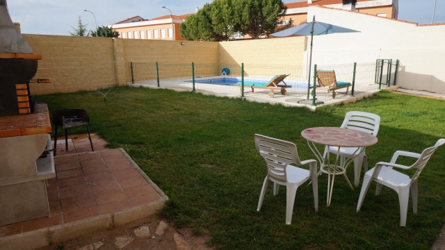 exterior con barbacoa